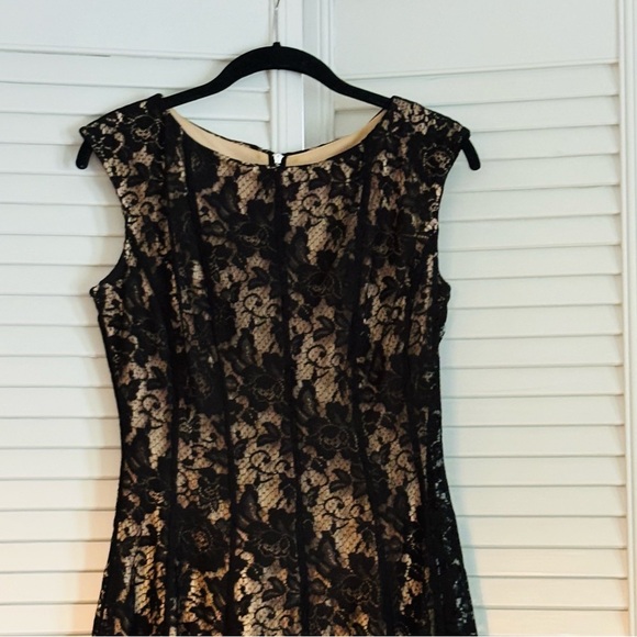 Julian Taylor Black and Tan Lace Overlay A-Line Cap Sleeve Midi Dress Size 6 - Picture 2 of 6
